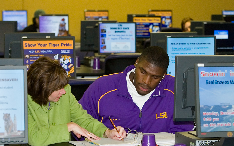 Debra Kopcso assisting a student in Pleasant Hall Math Lab