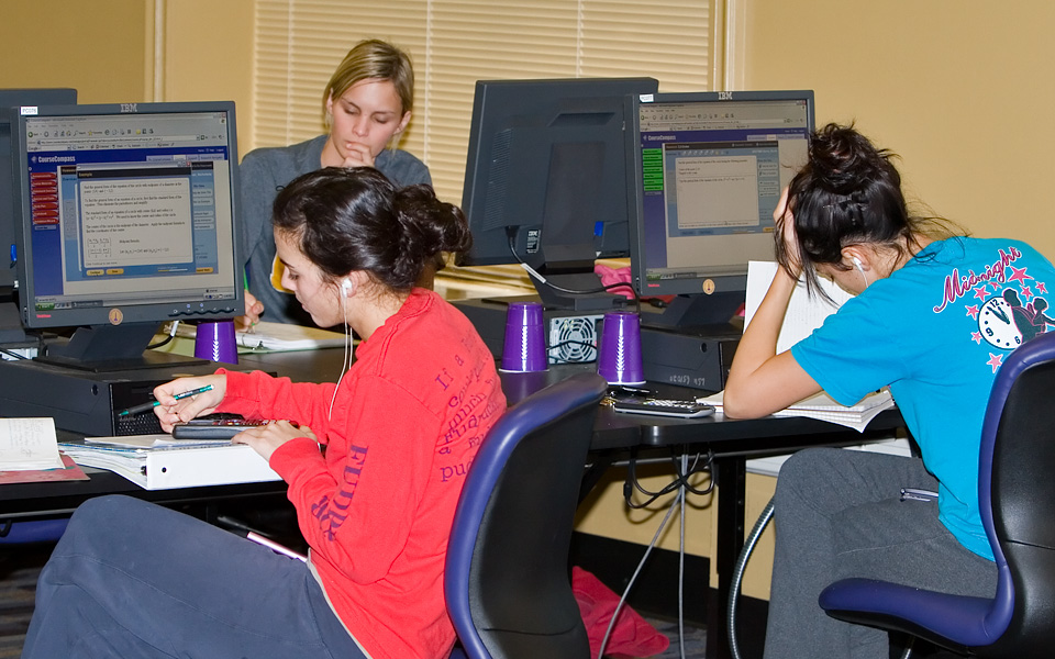 Students working on assignment in Pleasant Hall Math Lab